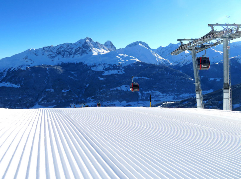 ski-resort_savognin_n4055-155197-1_l